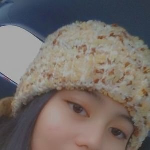 Meet your Posher, Lara